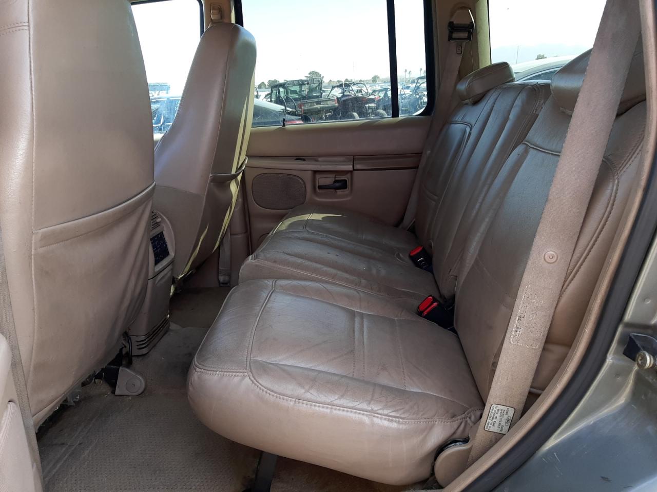 Photo 6 from auction – 1999 FORD EXPLORER with VIN 1FMDU34X7XUB33818