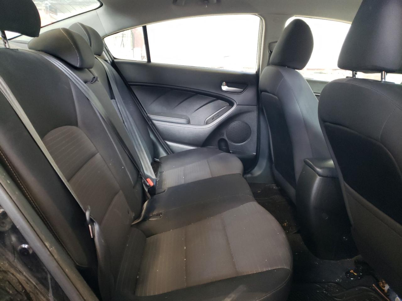 Photo 6 from auction – 2018 KIA FORTE LX with VIN 3KPFL4A71JE276653