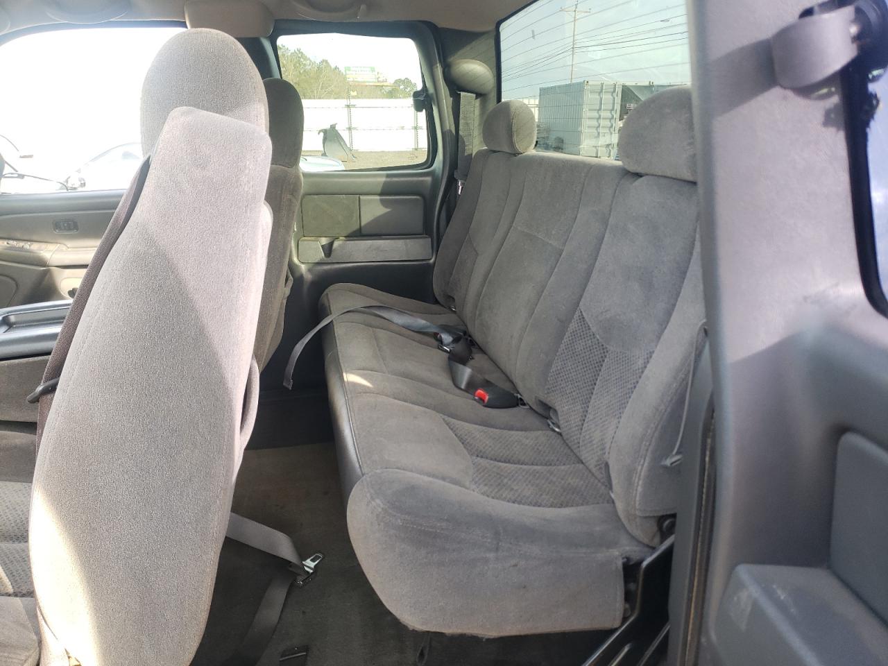 Photo 6 from auction – 2005 CHEVROLET SILVERADO with VIN 1GCEC19Z55Z261633