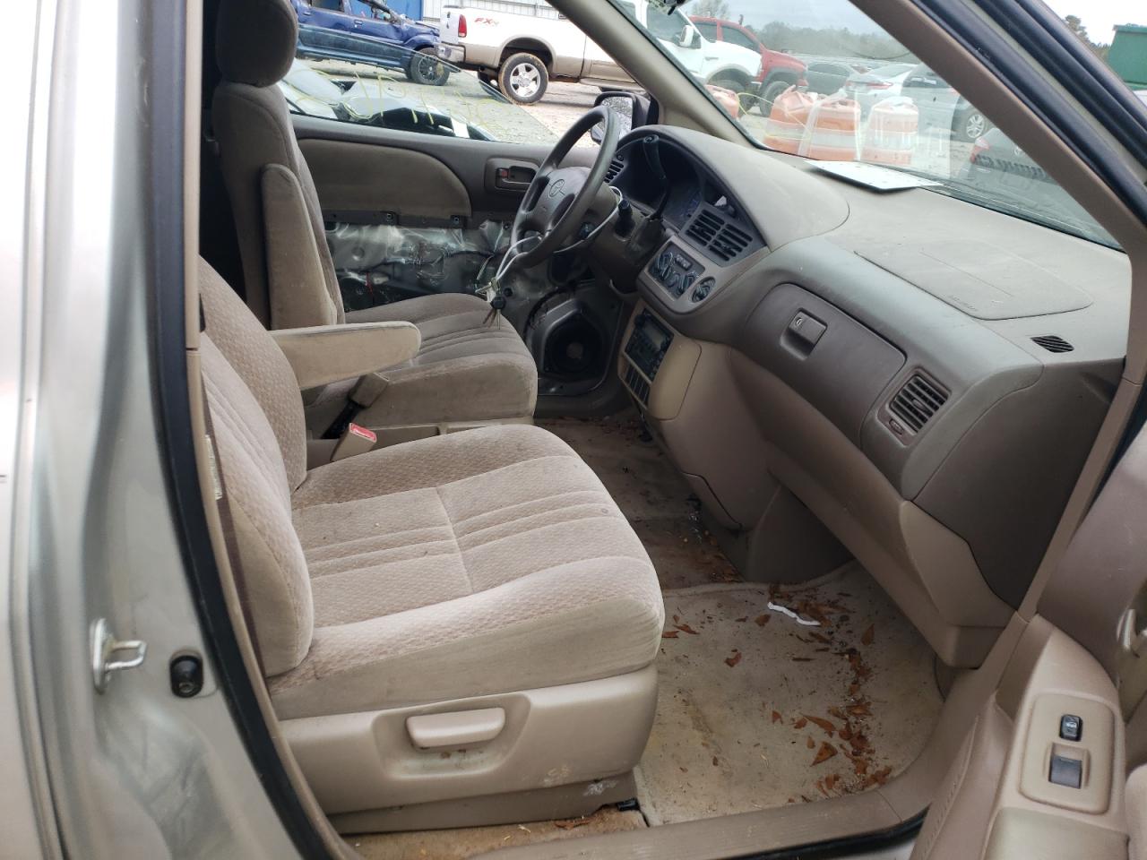 Photo 5 from auction – 2001 TOYOTA SIENNA CE with VIN 4T3ZF19C11U380472