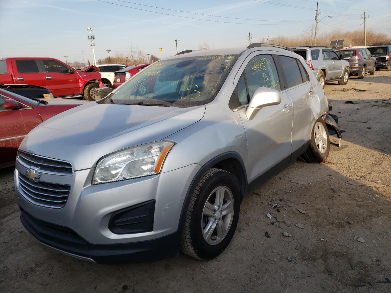 Фото 2 с аукциона – 2015 CHEVROLET TRAX 1LT с VIN 3GNCJLSB2FL245508