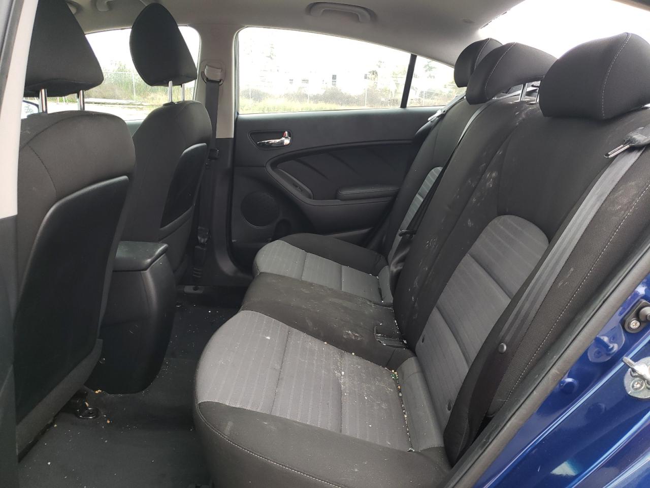 Photo 6 from auction – 2018 KIA FORTE LX with VIN 3KPFL4A78JE172144