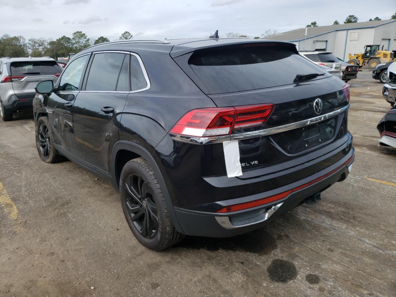 Photo 3 from auction – 2021 VOLKSWAGEN ATLAS CROS with VIN 1V2EE2CA3MC228228