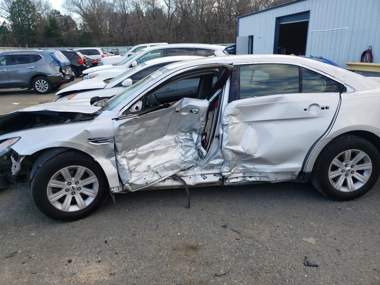 Photo 9 from auction – 2012 FORD TAURUS SE with VIN 1FAHP2DW3CG109790