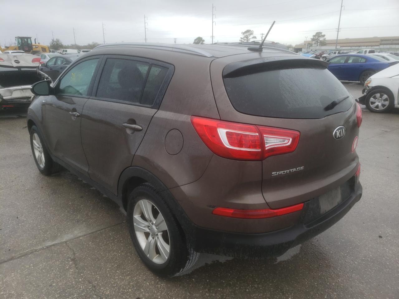 Photo 3 from auction – 2013 KIA SPORTAGE L with VIN KNDPBCA28D7440166