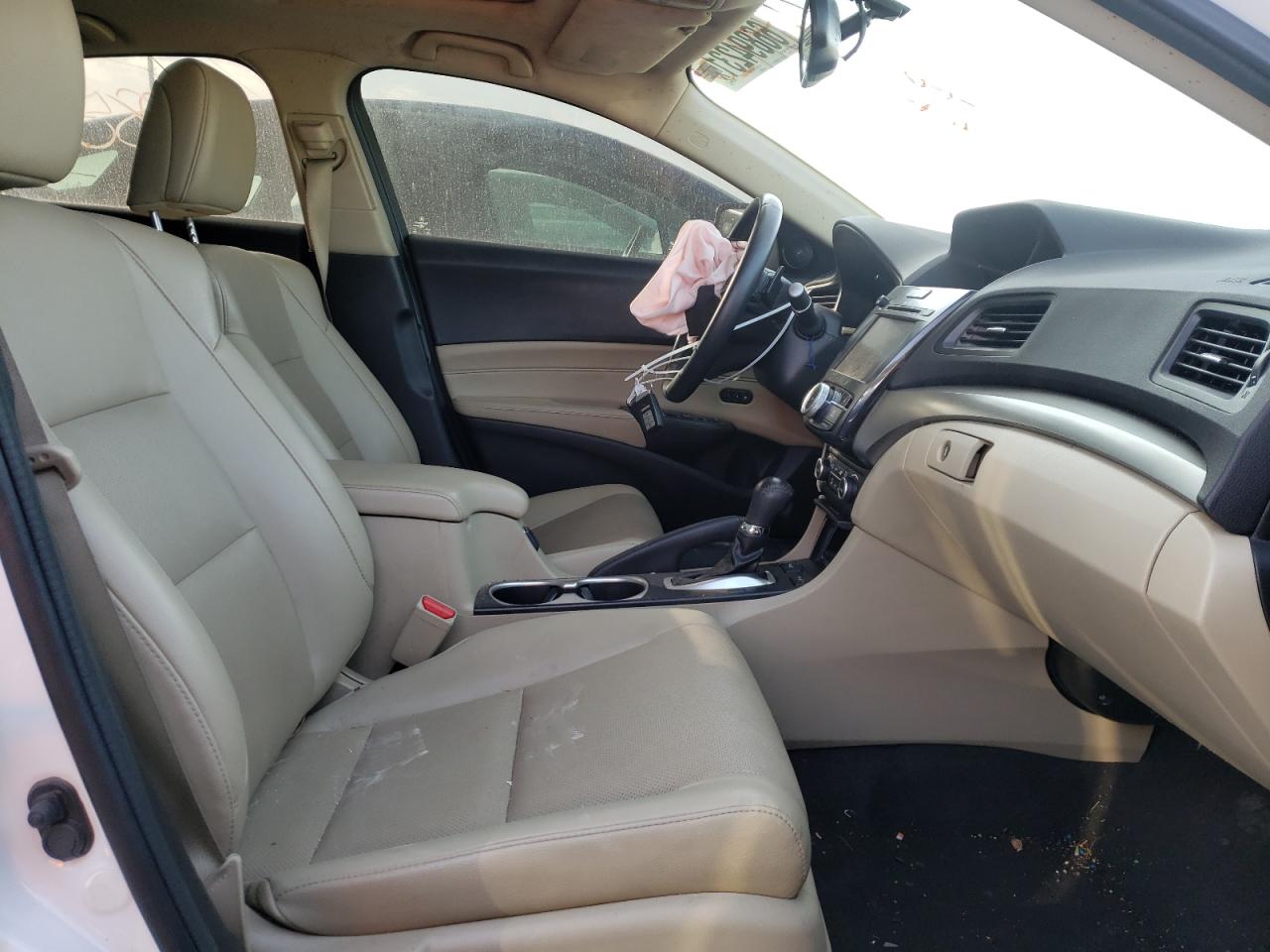 Photo 5 from auction – 2016 ACURA ILX PREMIU with VIN 19UDE2F72GA002079