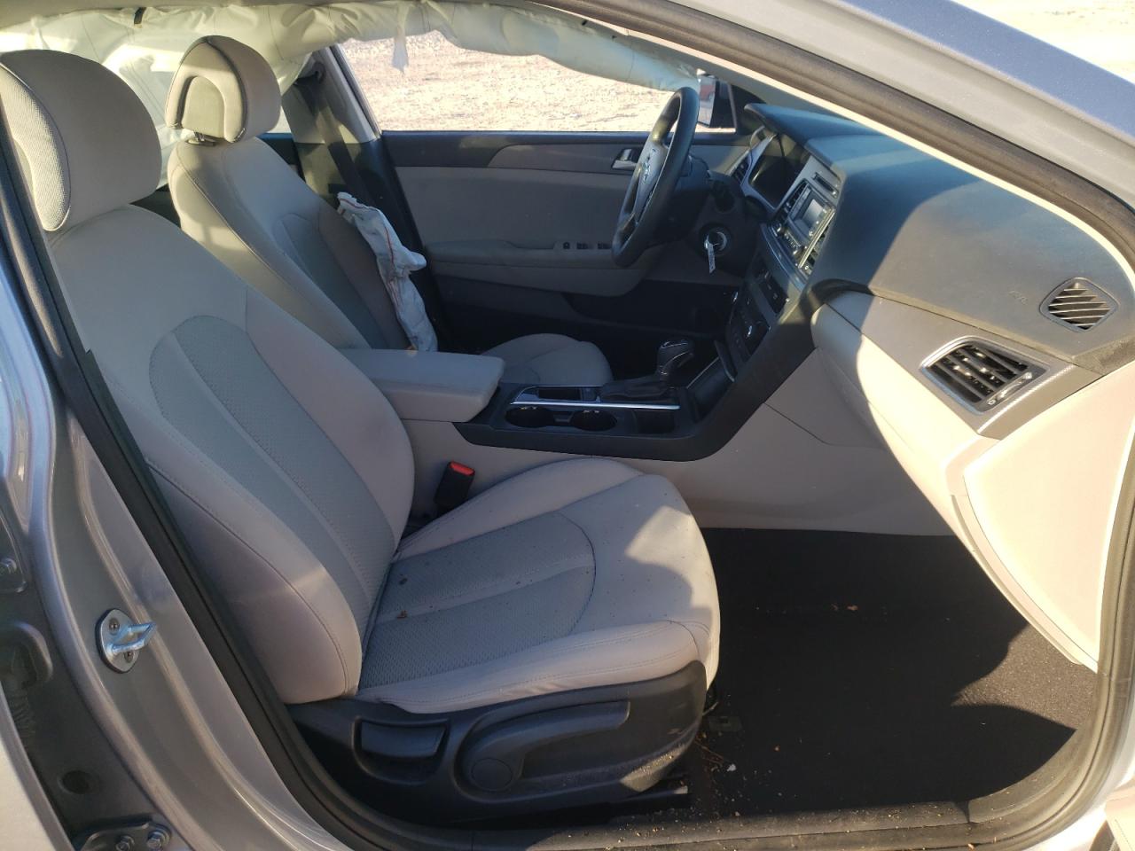 Photo 5 from auction – 2016 HYUNDAI SONATA SE with VIN 5NPE24AF6GH402368
