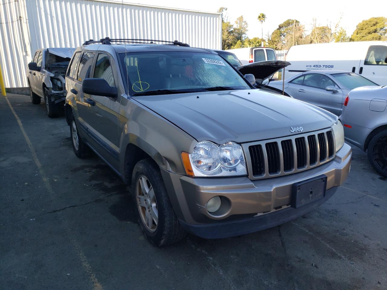 JEEP CHEROKEE 2005 with VIN 1J4HR48NX5C702102 - Photo from auction