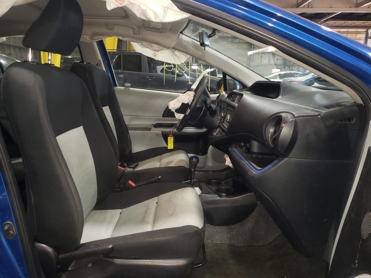 Photo 5 from auction – 2013 TOYOTA PRIUS C with VIN JTDKDTB32D1051165