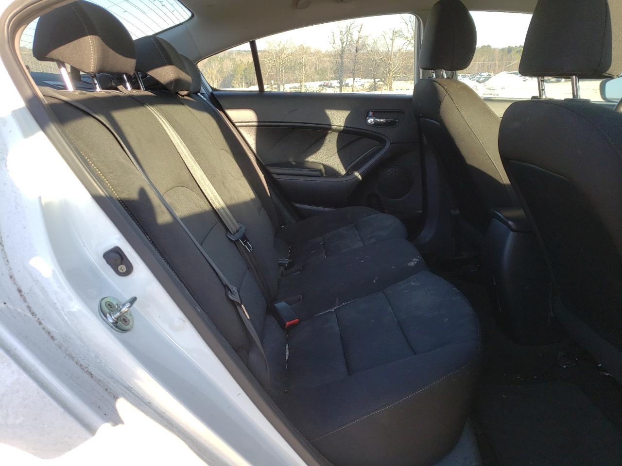 Photo 6 from auction – 2016 KIA FORTE LX with VIN KNAFK4A66G5606296