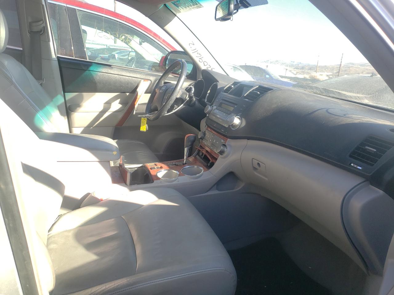 Photo 5 from auction – 2009 TOYOTA HIGHLANDER with VIN JTEES42A592126350