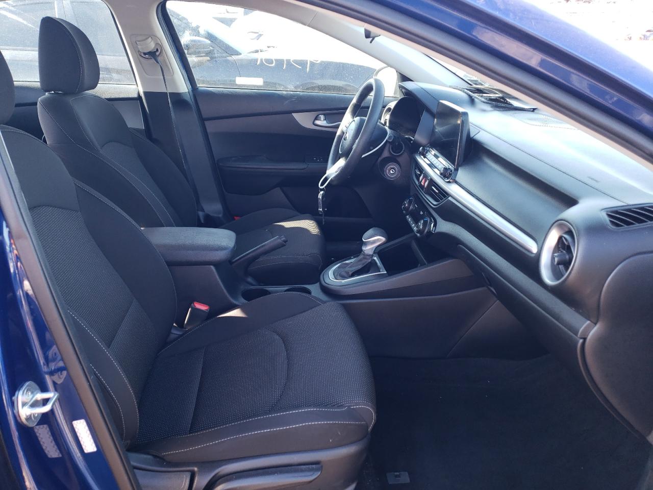 Photo 5 from auction – 2019 KIA FORTE FE with VIN 3KPF24AD7KE080436