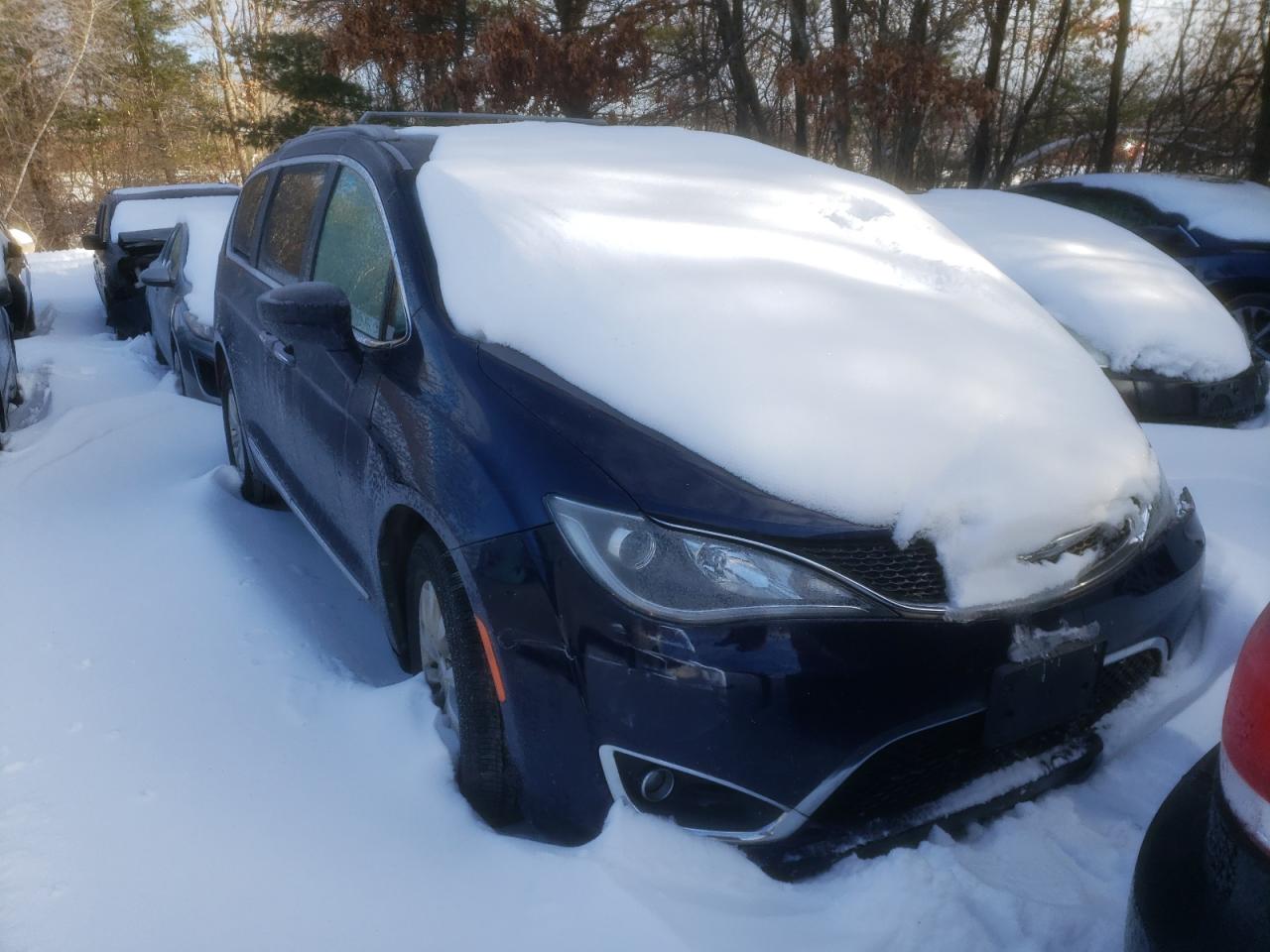 CHRYSLER PACIFICA T 2017 with VIN 2C4RC1BG9HR670226 - Photo from auction