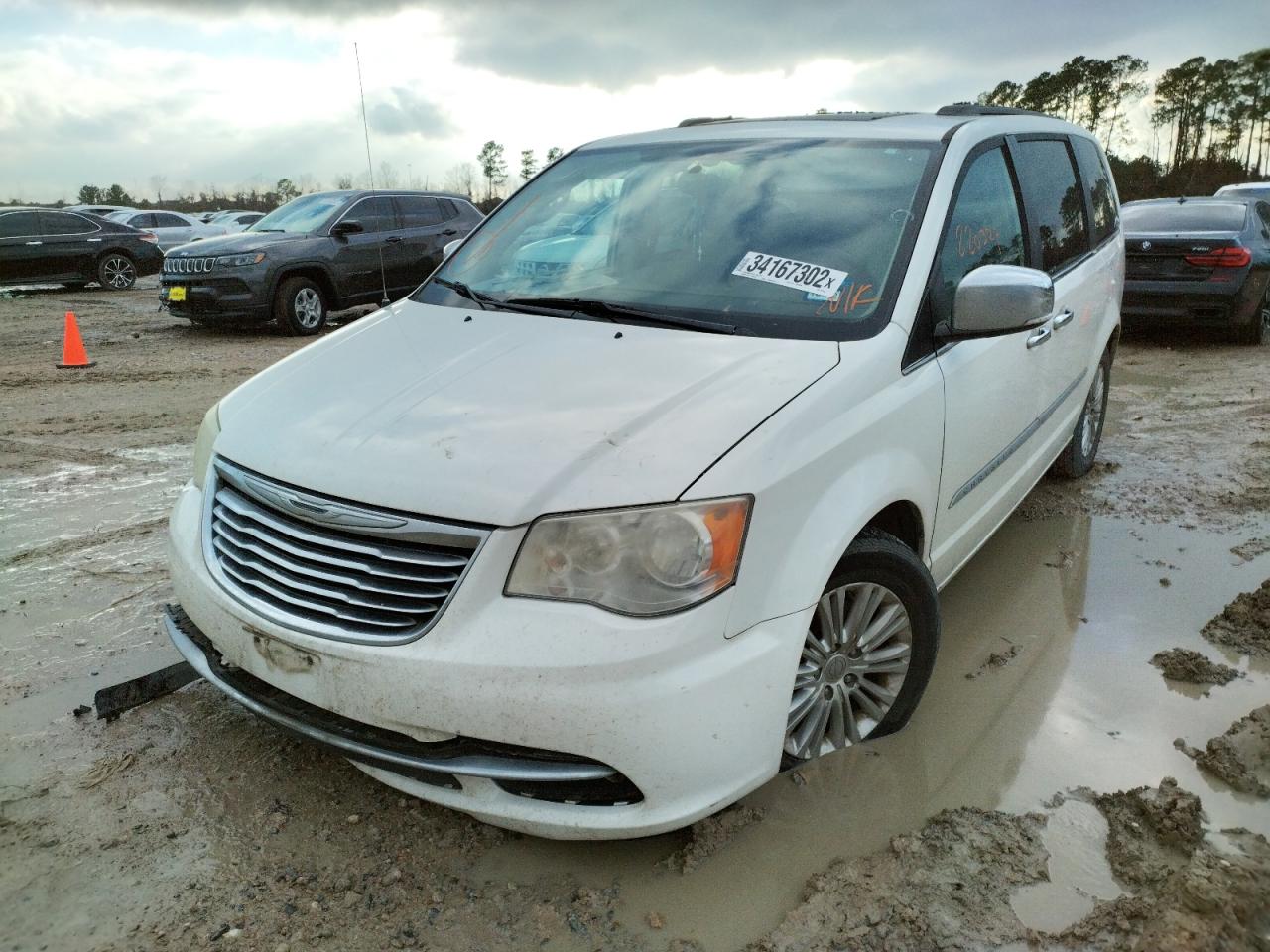 Photo 2 from auction – 2013 CHRYSLER TOWN & COU with VIN 2C4RC1CG8DR709106