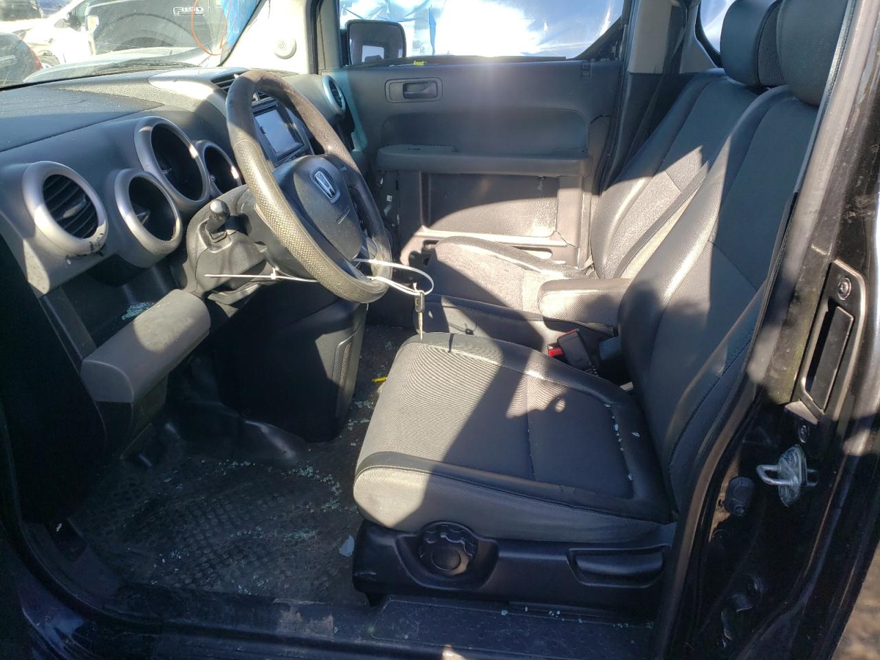 Photo 5 from auction – 2003 HONDA ELEMENT EX with VIN 5J6YH28573L026924