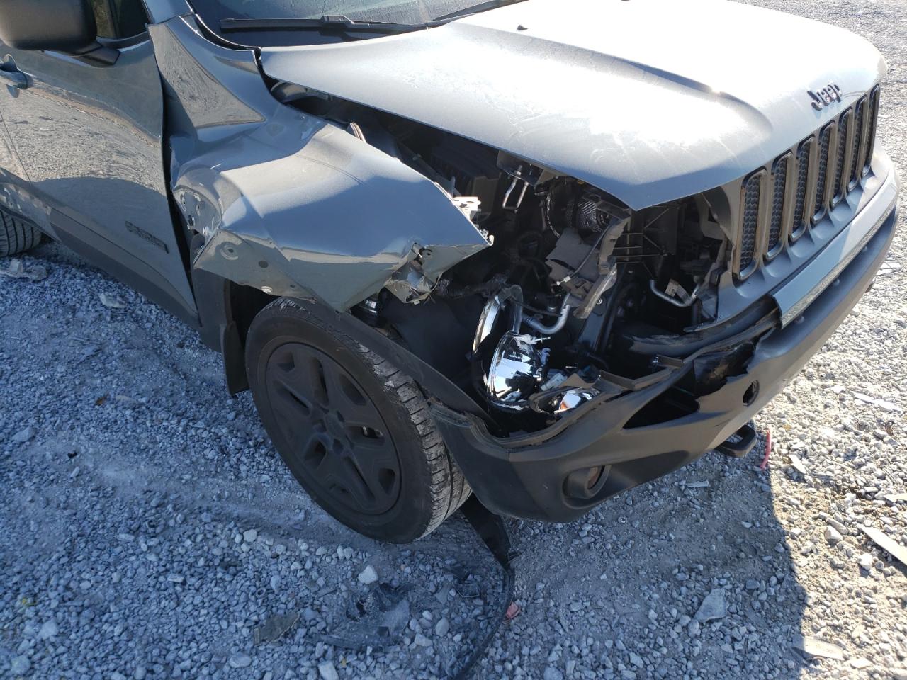 Photo 9 from auction – 2018 JEEP RENEGADE S with VIN ZACCJBAB5JPH93216