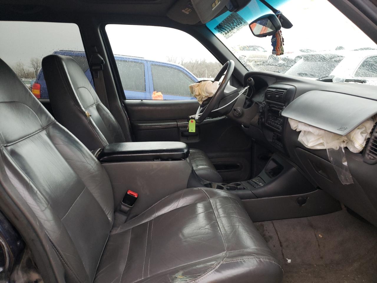 Photo 5 from auction – 2000 FORD EXPLORER E with VIN 1FMZU74EXYZB63235