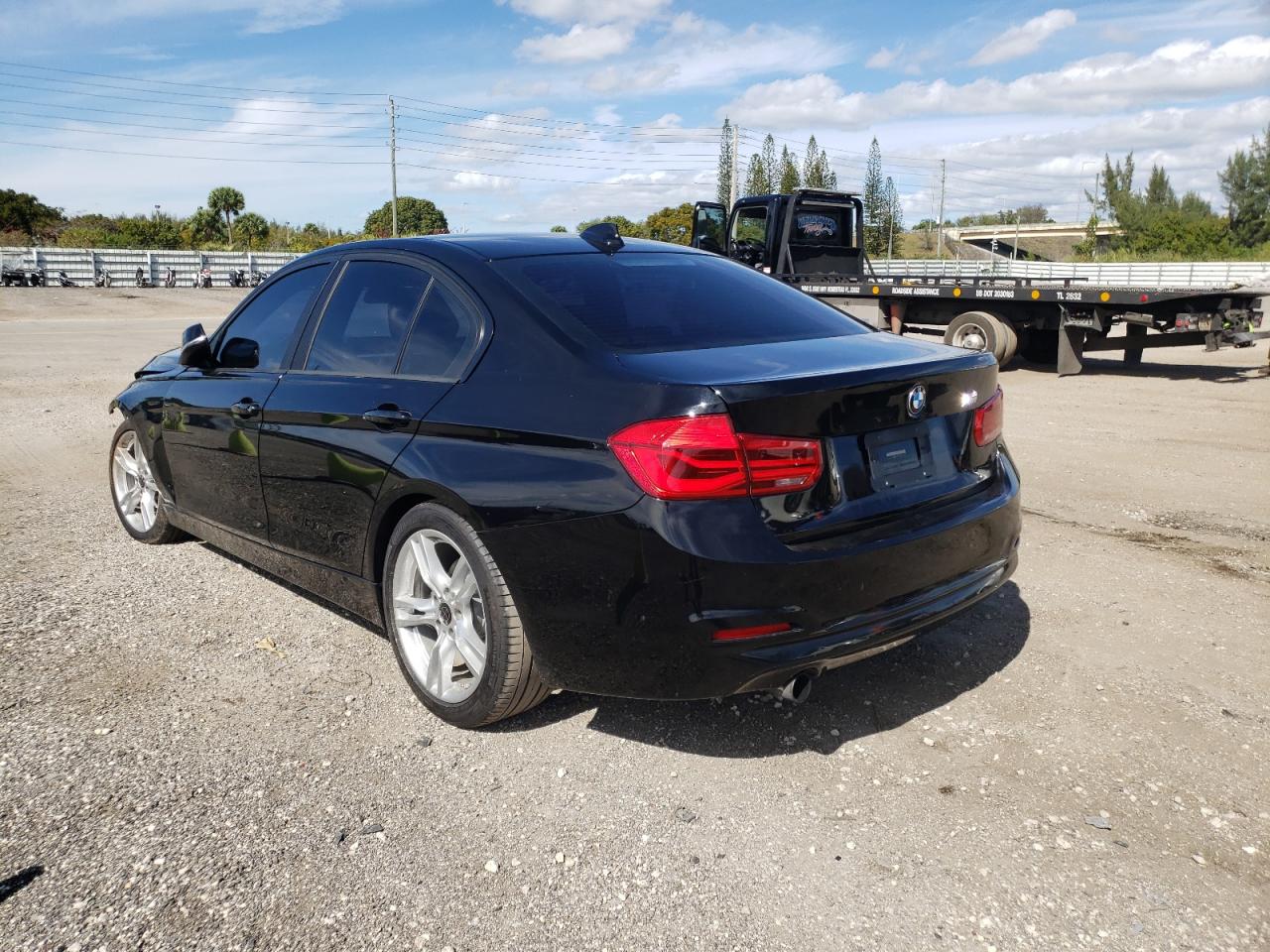 Photo 3 from auction – 2016 BMW 320 I with VIN WBA8E1G57GNU10798