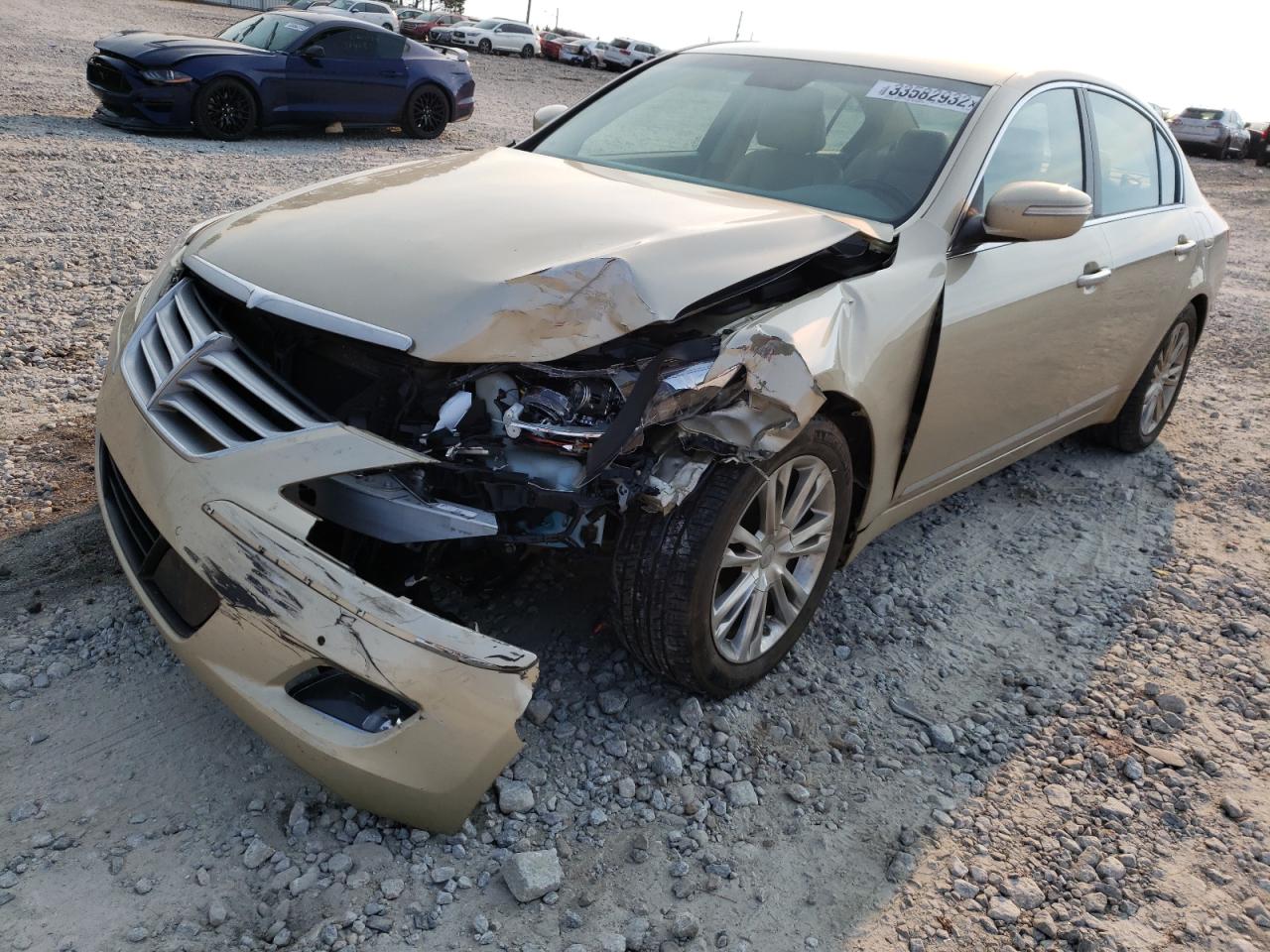 Photo 2 from auction – 2011 HYUNDAI GENESIS 4. with VIN KMHGC4DF4BU114845