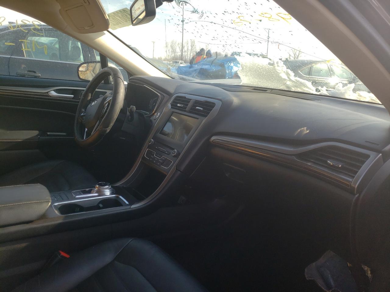 Photo 5 from auction – 2017 FORD FUSION SE with VIN 3FA6P0PU1HR239847