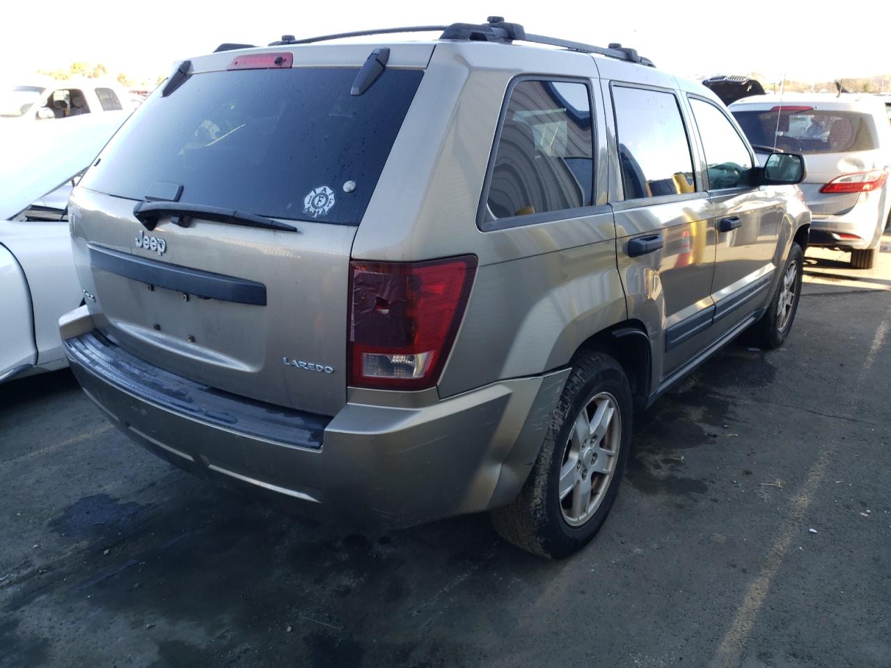 Photo 4 from auction – 2005 JEEP CHEROKEE with VIN 1J4HR48NX5C702102