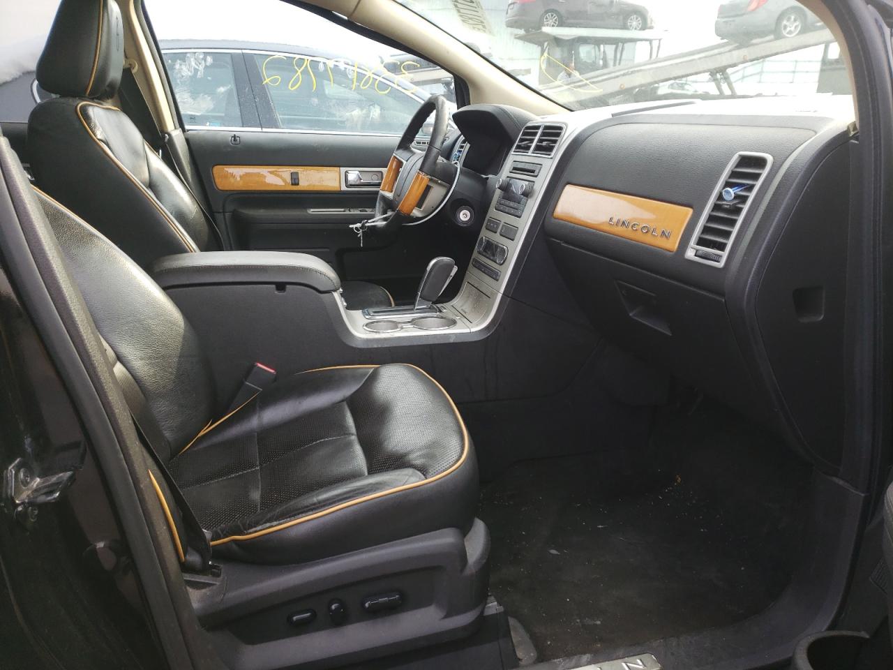 Photo 5 from auction – 2008 LINCOLN MKX with VIN 2LMDU88C58BJ37660
