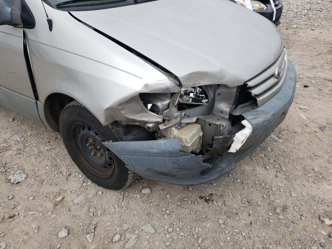 Photo 9 from auction – 2001 TOYOTA SIENNA CE with VIN 4T3ZF19C11U380472