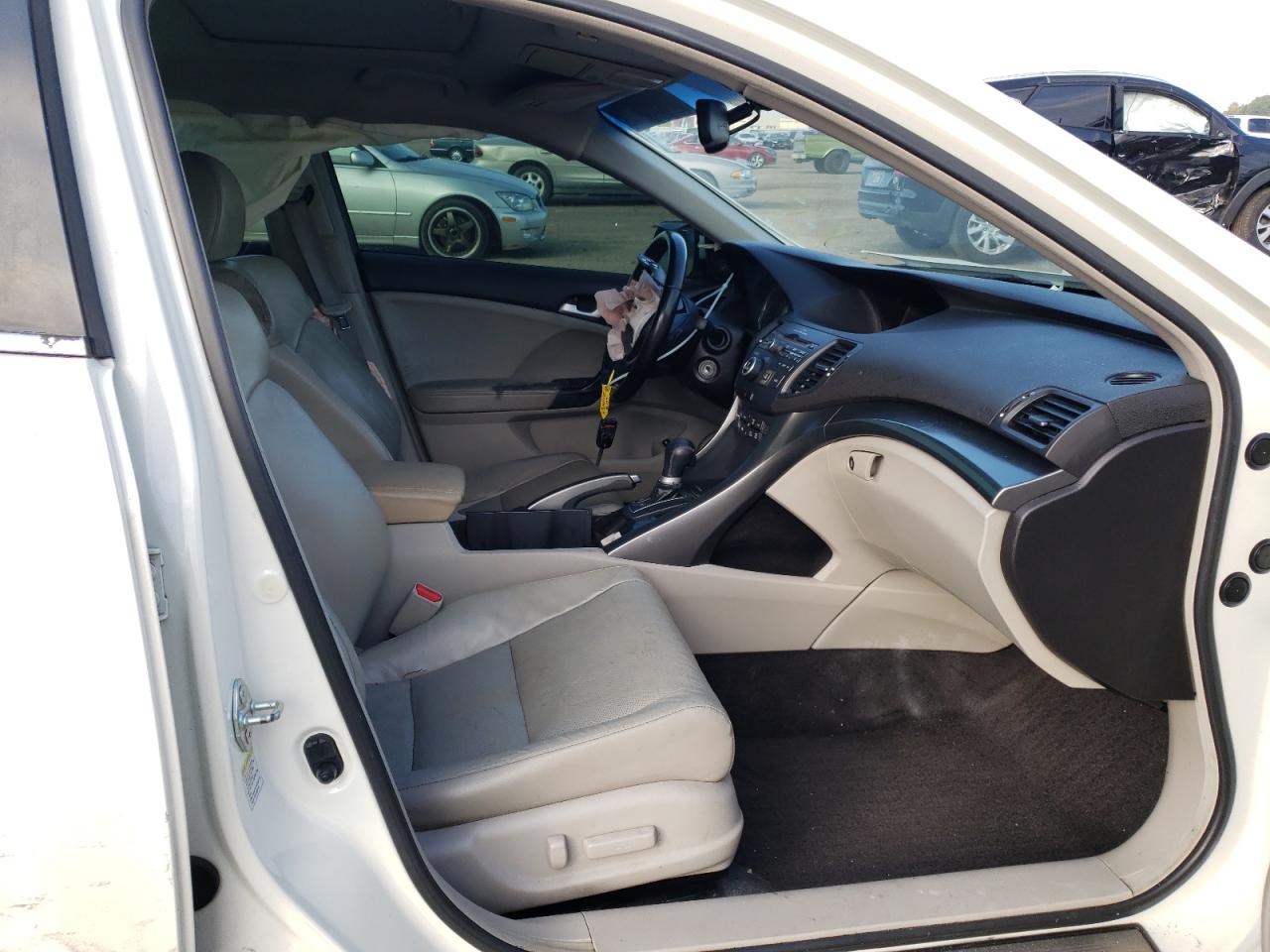 Photo 5 from auction – 2011 ACURA TSX with VIN JH4CU2F65BC018003