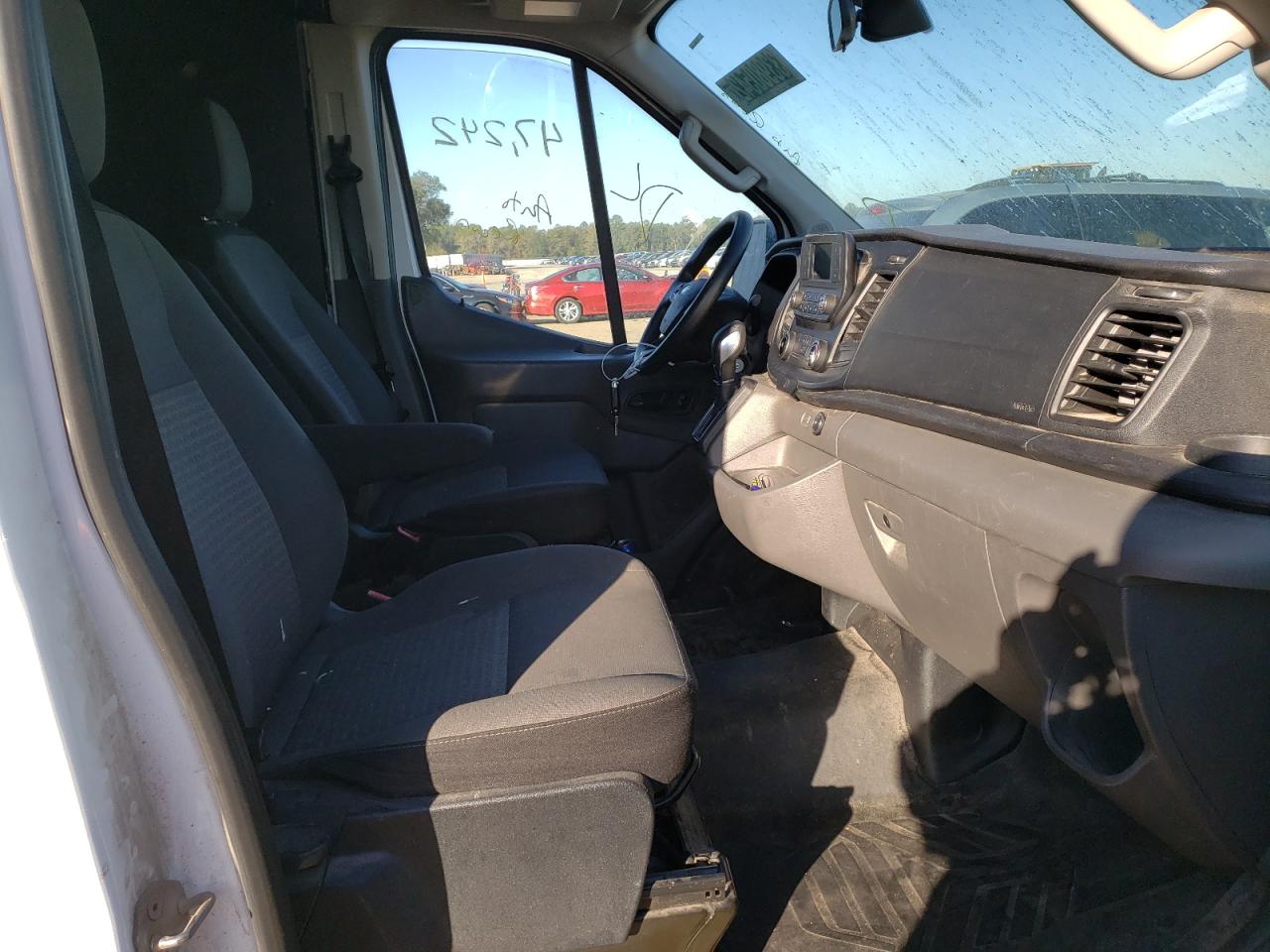 Photo 5 from auction – 2020 FORD TRANSIT T- with VIN 1FTBR1C87LKA07428