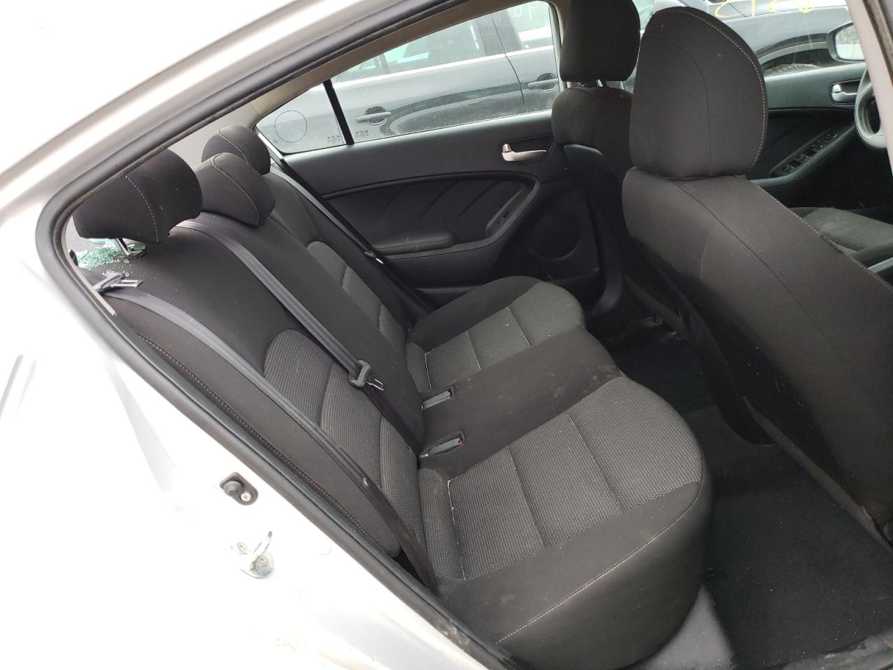 Photo 17 from auction – 2017 KIA FORTE LX with VIN 3KPFK4A72HE043992