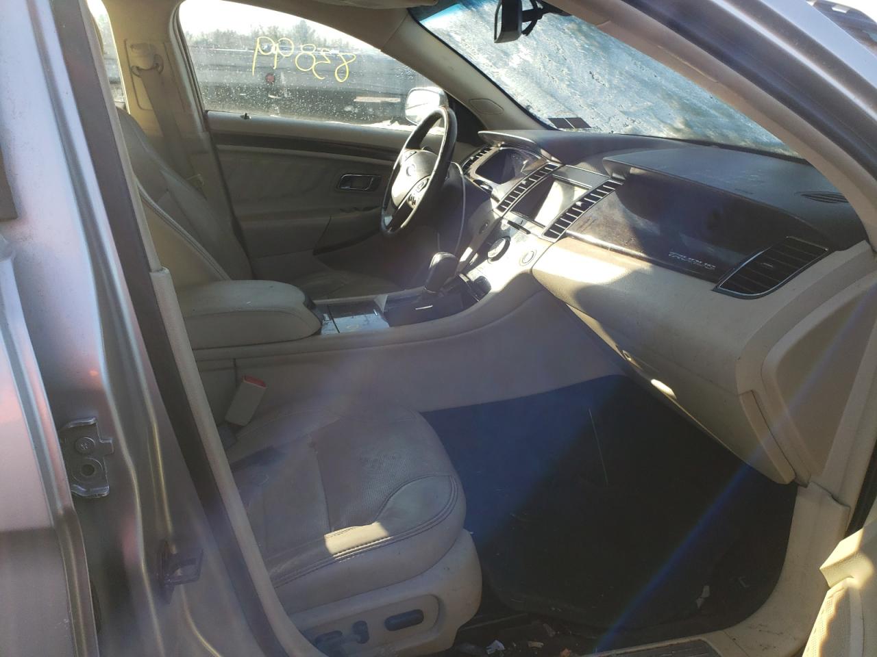 Photo 5 from auction – 2013 FORD TAURUS LIM with VIN 1FAHP2F88DG235174