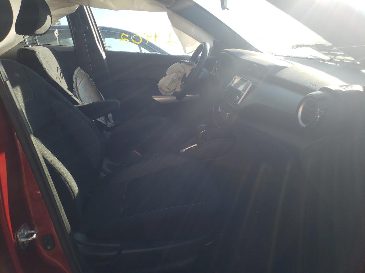 Foto 5 de la subasta – 2019 NISSAN KICKS S con VIN 3N1CP5CU3KL470696