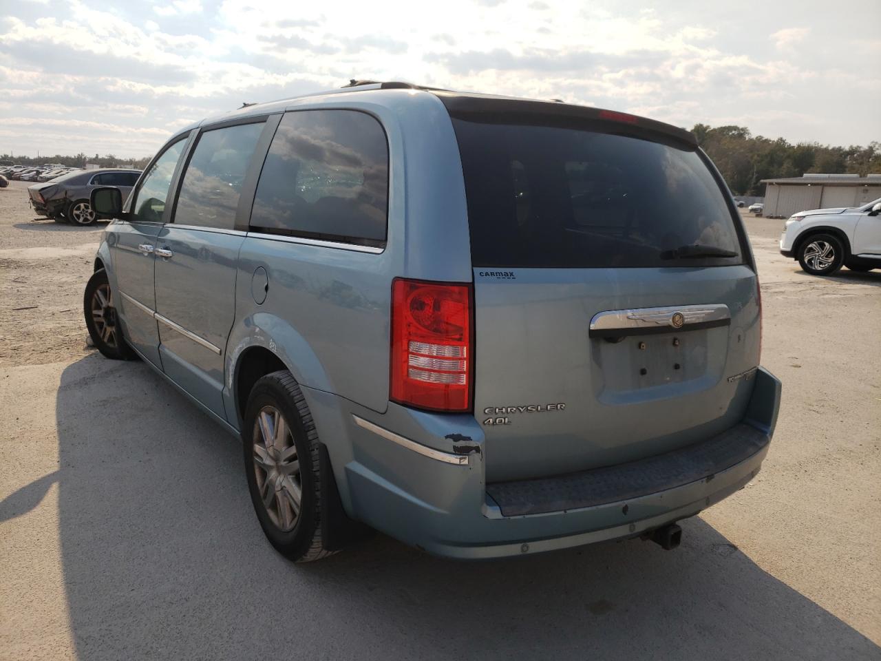 Photo 3 from auction – 2009 CHRYSLER TOWN & COU with VIN 2A8HR64X39R657633