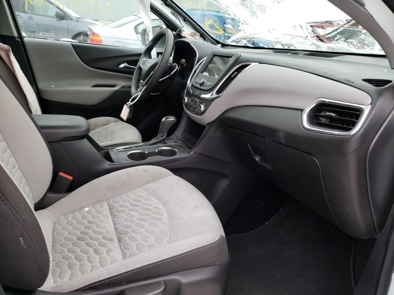 Photo 5 from auction – 2019 CHEVROLET EQUINOX LT with VIN 2GNAXUEV7K6168764