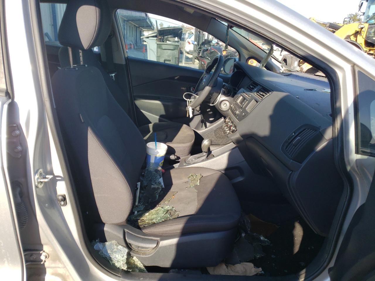 Photo 5 from auction – 2015 KIA RIO LX with VIN KNADM4A32F6442335