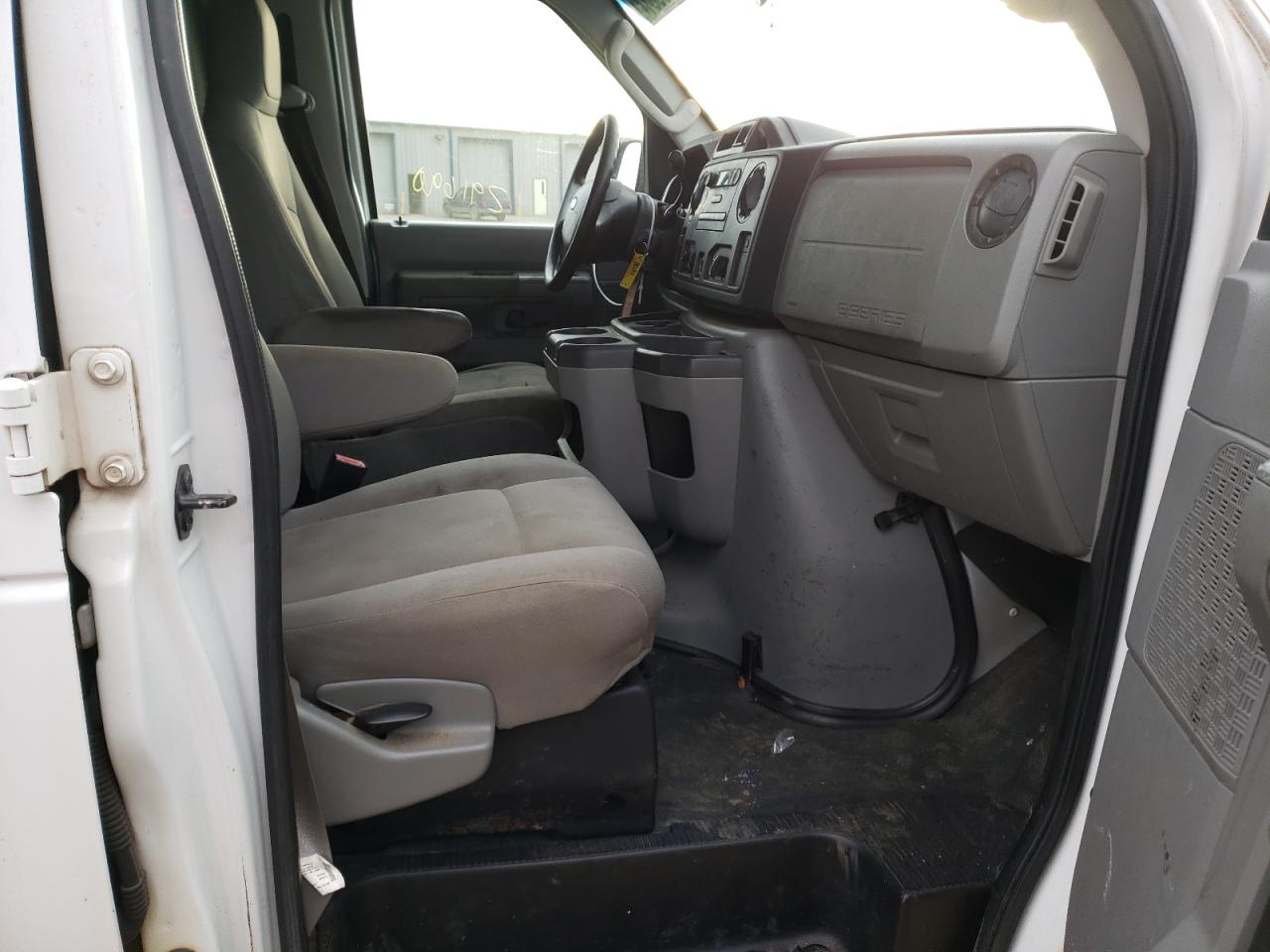 Photo 5 from auction – 2009 FORD ECONOLINE with VIN 1FTNE24W49DA30500