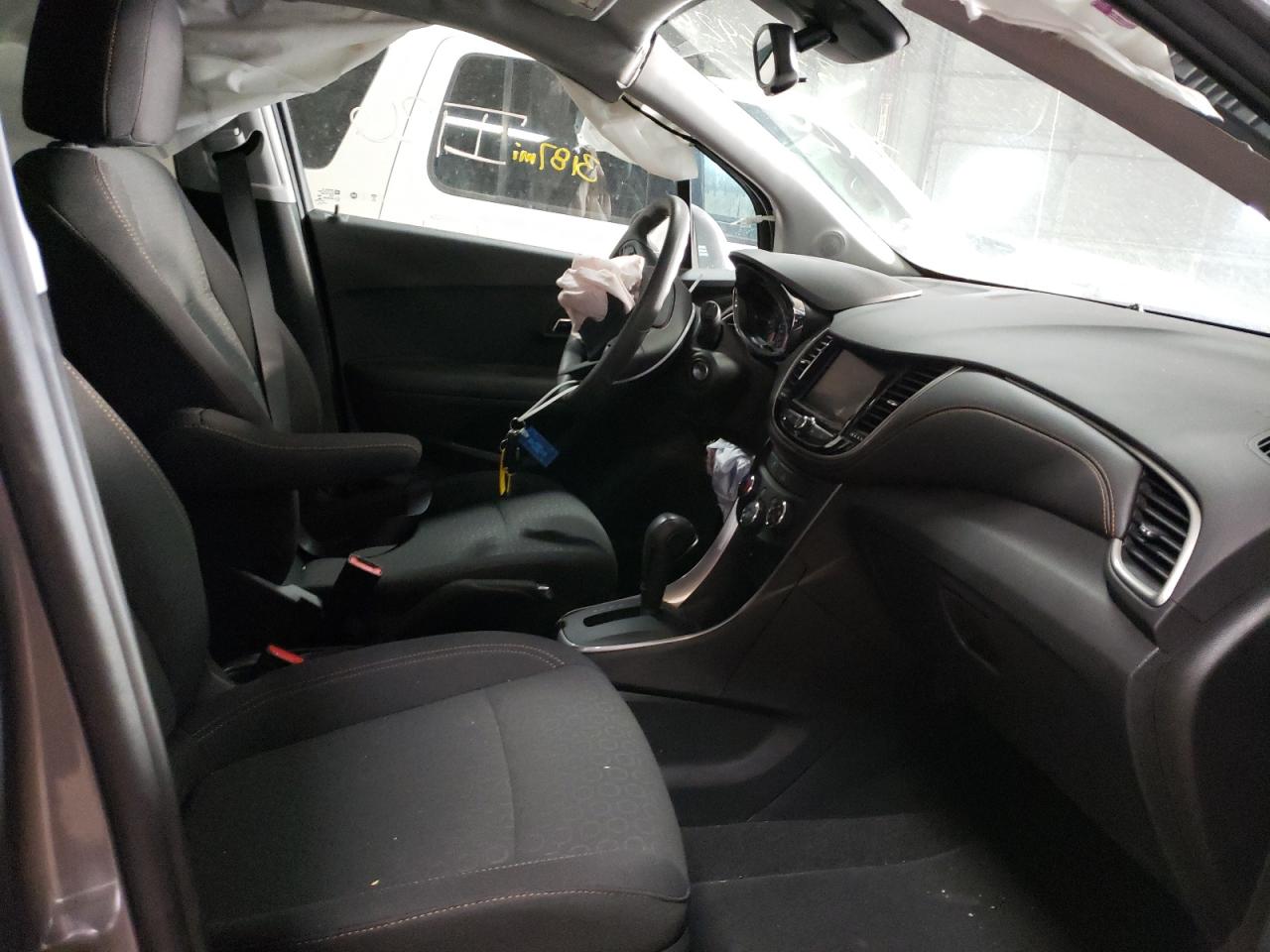 Photo 5 from auction – 2020 CHEVROLET TRAX LS with VIN 3GNCJNSB3LL243449