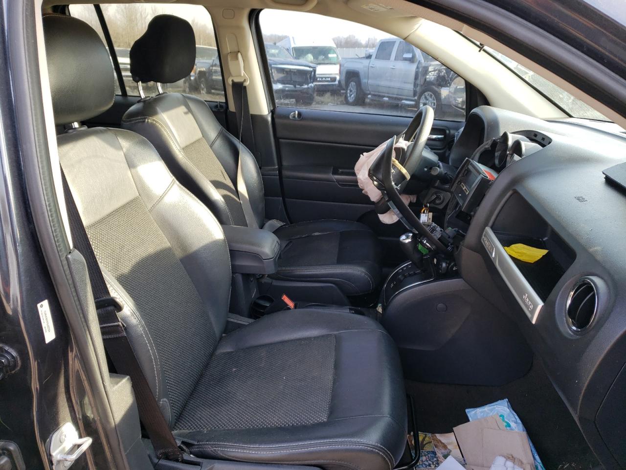 Photo 5 from auction – 2015 JEEP COMPASS SP with VIN 1C4NJCBAXFD263334