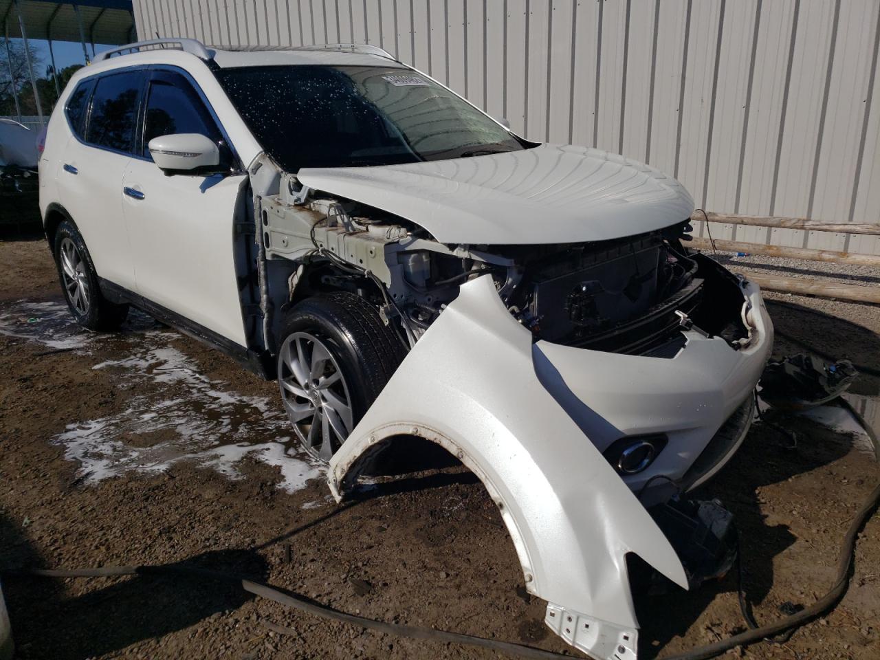 NISSAN ROGUE S 2015 with VIN 5N1AT2MT1FC813541 - Photo from auction