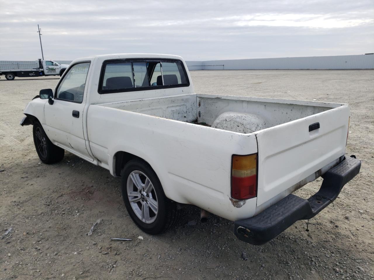 Photo 3 from auction – 1991 TOYOTA PICKUP 1/2 with VIN JT4RN81A8M0071337