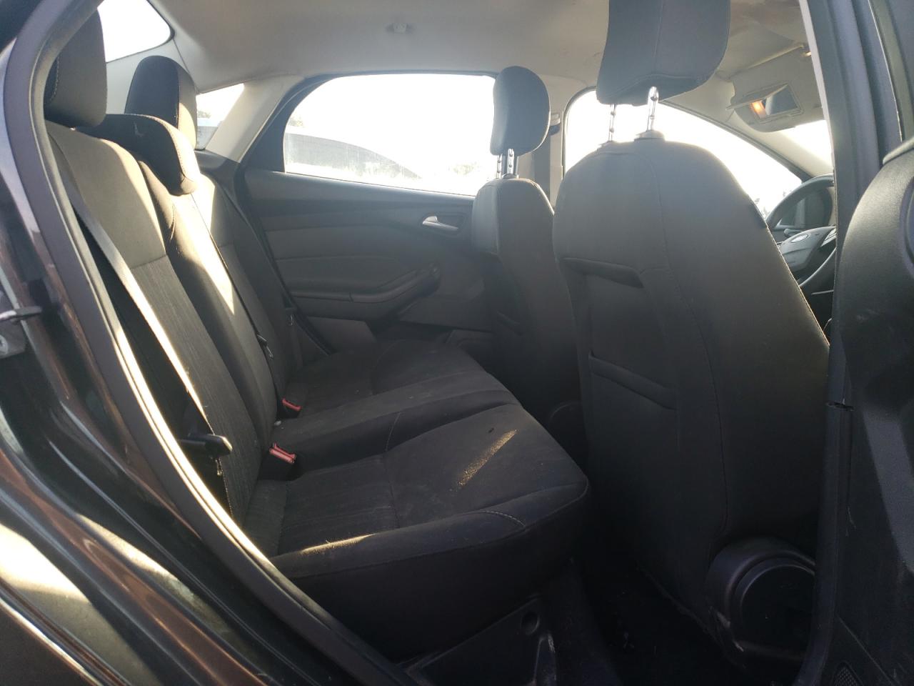 Photo 6 from auction – 2015 FORD FOCUS SE with VIN 1FADP3F23FL288276
