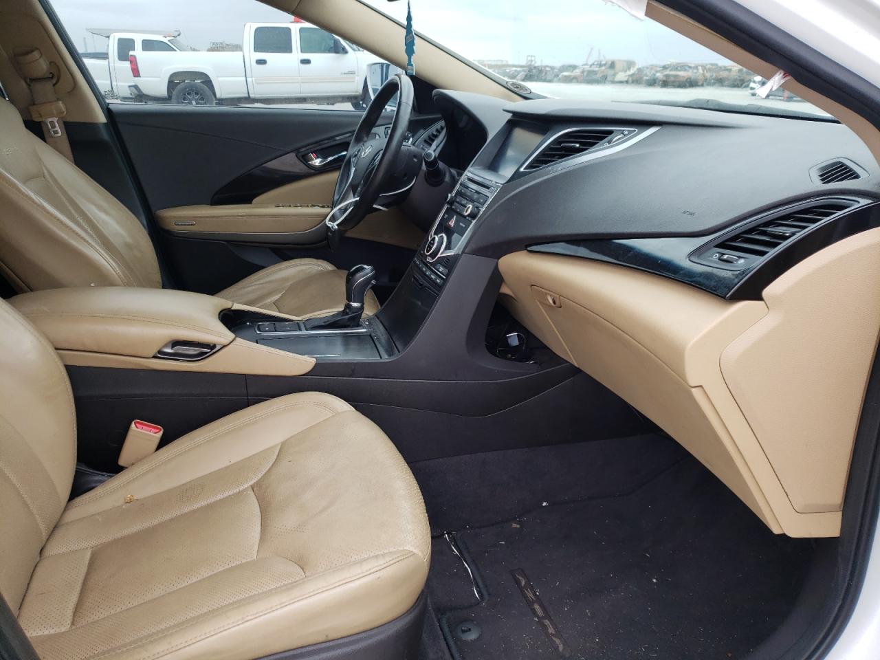 Photo 5 from auction – 2015 HYUNDAI AZERA LIMI with VIN KMHFH4JG2FA449040
