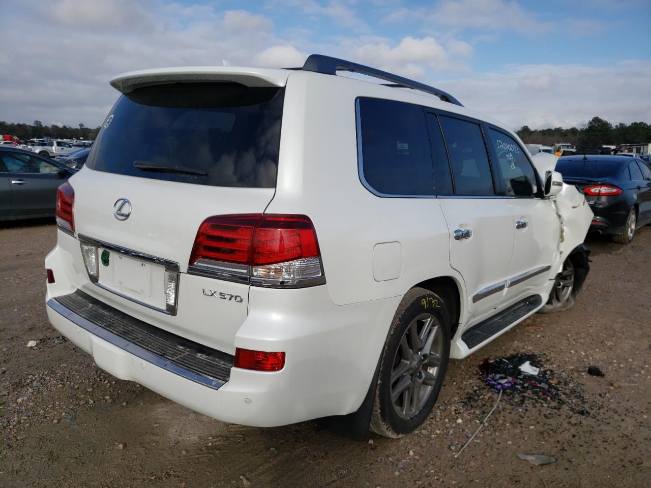 Photo 4 from auction – 2013 LEXUS LX 570 with VIN JTJHY7AX2D4112553