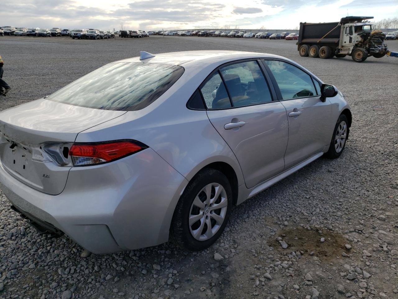 Photo 4 from auction – 2020 TOYOTA COROLLA LE with VIN 5YFEPRAE4LP128543