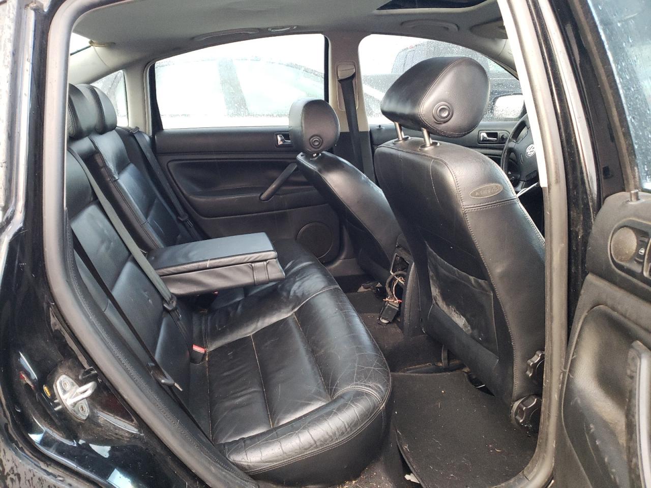 Photo 6 from auction – 2001 VOLKSWAGEN PASSAT GLS with VIN WVWPD63B11E119246