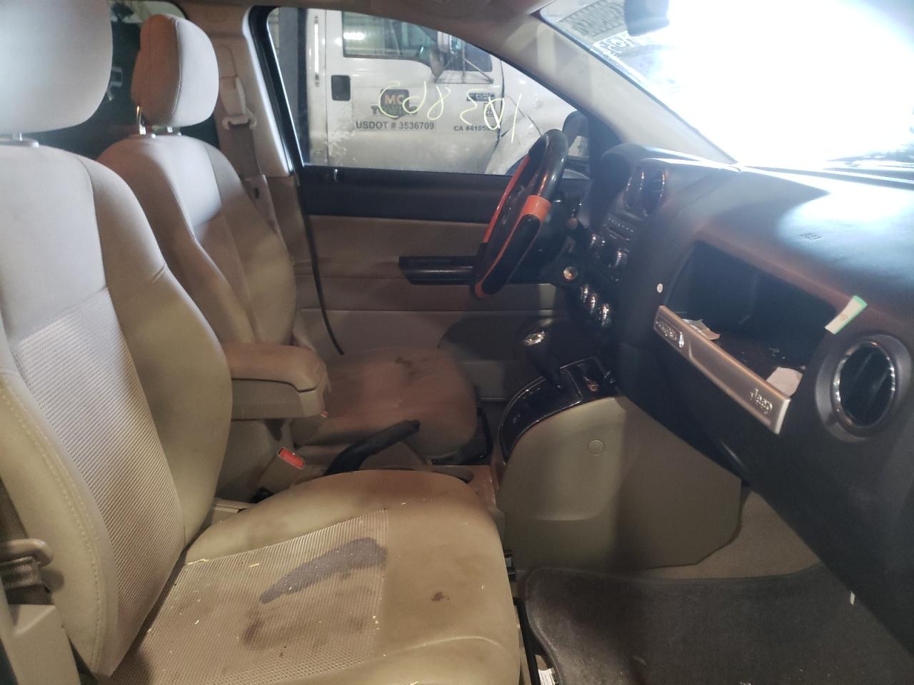 Photo 5 from auction – 2017 JEEP COMPASS SP with VIN 1C4NJCBA5HD148028