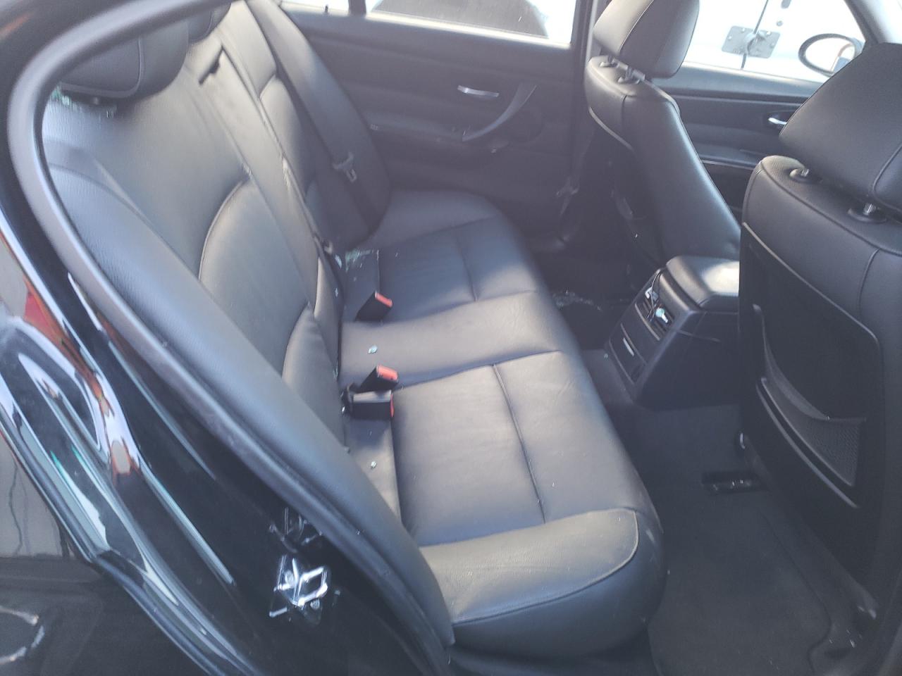 Photo 6 from auction – 2006 BMW 330 I with VIN WBAVB33526PS19287
