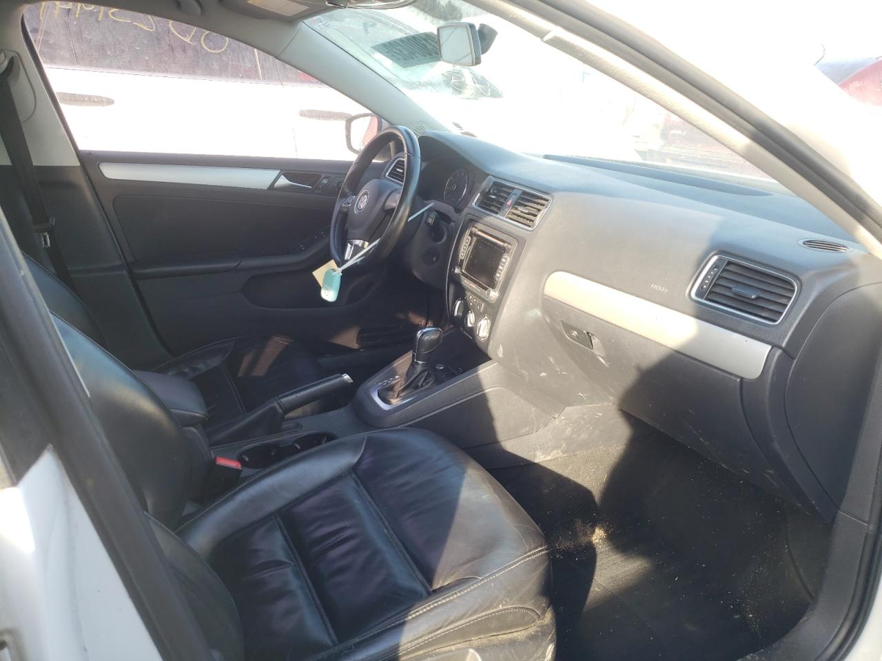 Photo 5 from auction – 2012 VOLKSWAGEN JETTA SEL with VIN 3VWLX7AJ8CM404980