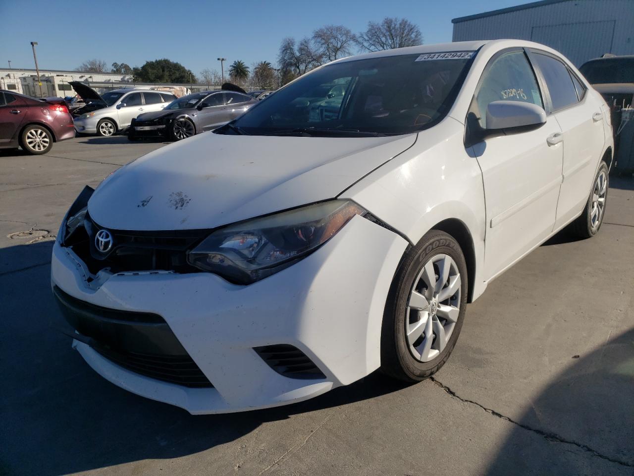 Zdjęcie 2 z aukcji – 2015 TOYOTA COROLLA L z VIN 5YFBURHE2FP287535