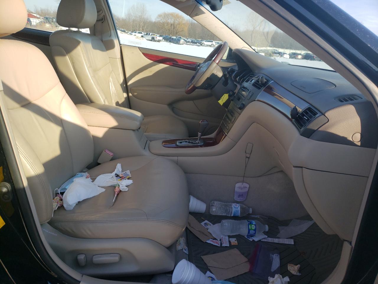 Photo 5 from auction – 2003 LEXUS ES 300 with VIN JTHBF30G930127208